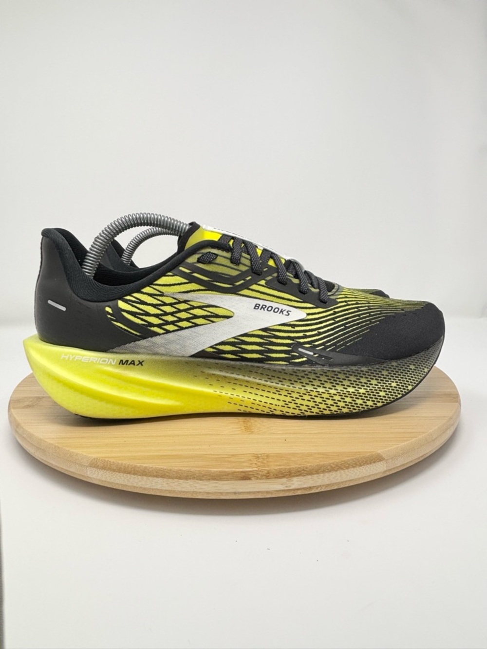 Brooks Hyperion Max Shoes Mens Size 9.5 Yellow Black Running 1103901D078